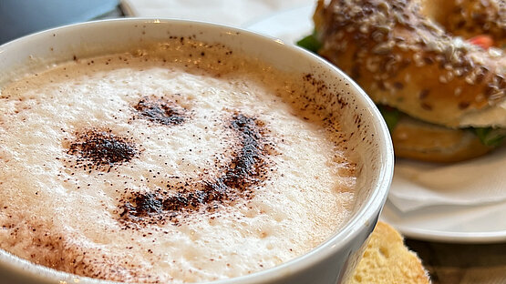 Kaffeetasse mit Schaumsmiley